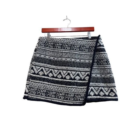 H&M Black & White Aztec Patterned Mini Skirt Size 12 Made In China Polyester Ble - Picture 1 of 7